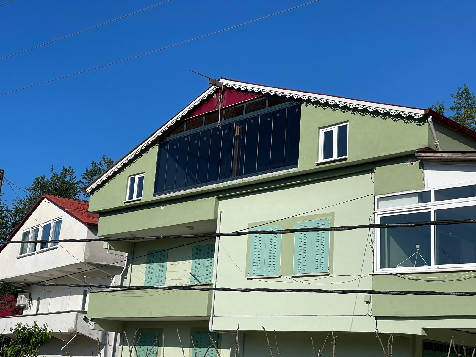 Modern Cam Balkon Sistemleri - Isı Yalıtımlı ve Estetik